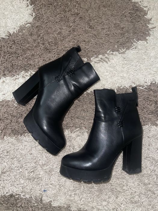 Ботильоны на каблуке срочно