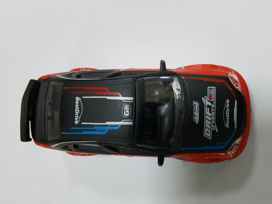 Модель автомобиля Chevrolet Lacetti масштаб 1:64