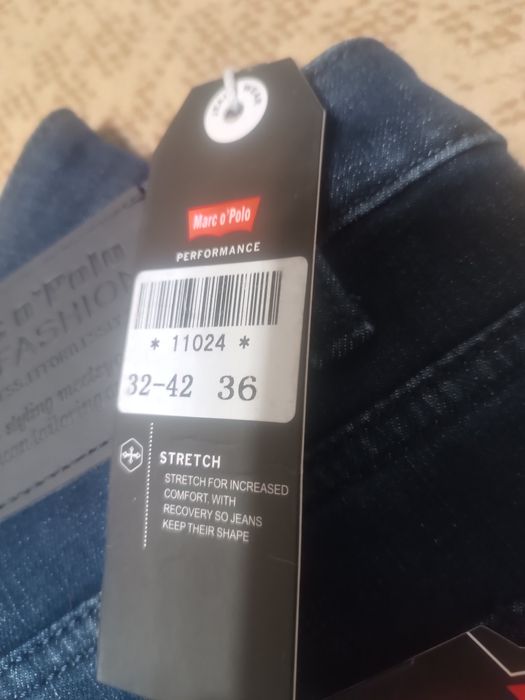 Толстовка, джинсы