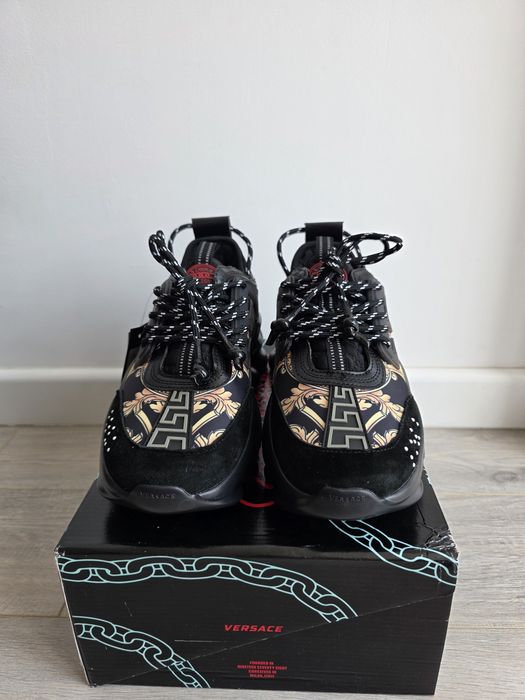 Chain Reaction - Marimea 42 - Negru cu auriu