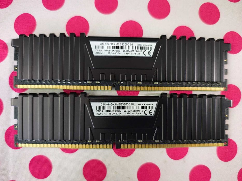Memorie Corsair Vengeance LPX Black 64GB DDR4 (2x32 GB) 3200MHz.