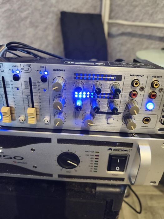 Усилвател с мишпулт Omnitronic