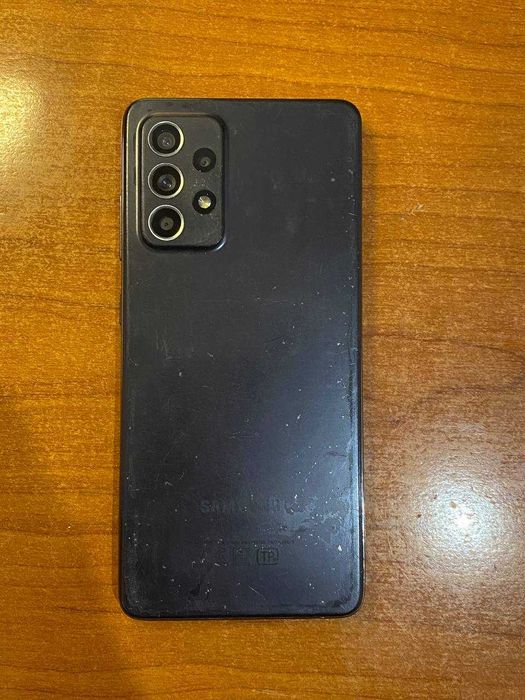 Samsung A52 в хорошем состоянии