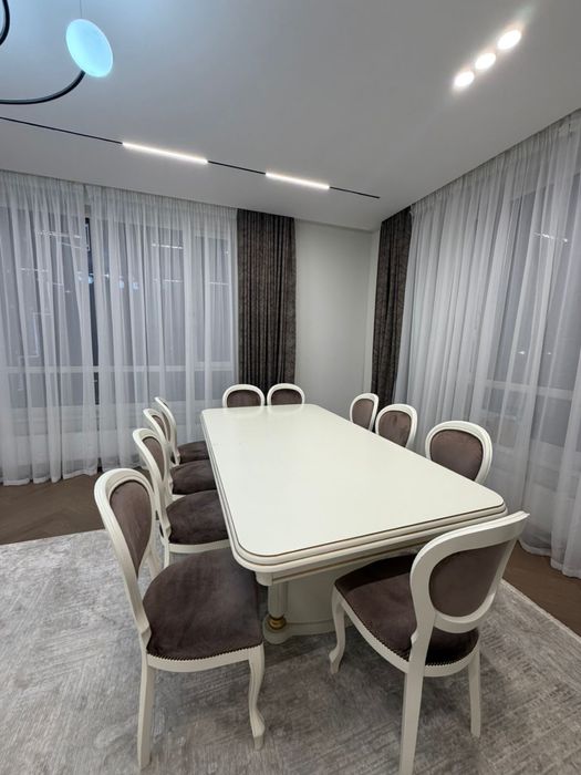 Гостевой стол со стульями