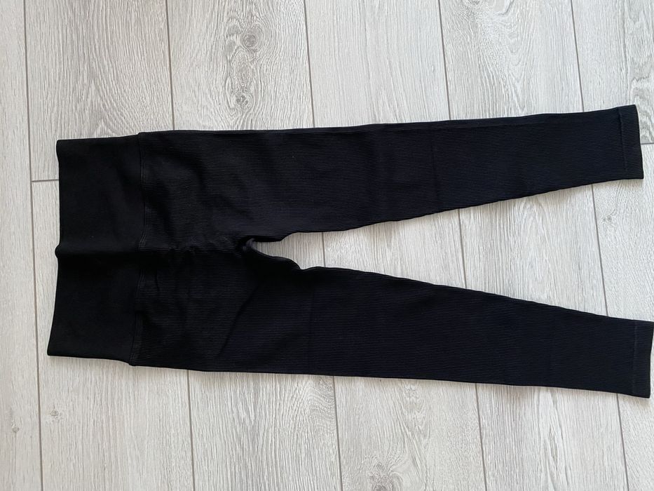 Черные лосины s пуш ап