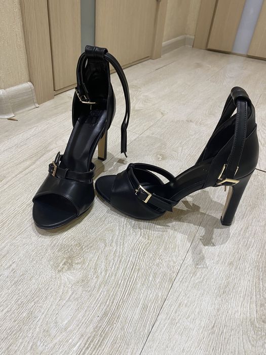 Женская обувь