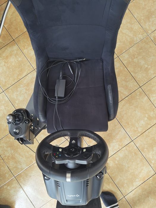 Scaun Gaming Playseat Evolution M Alcantara plus  Volan Logitech Drivi