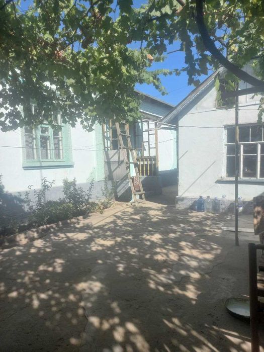Продается дом 5-комнат, 8-соток