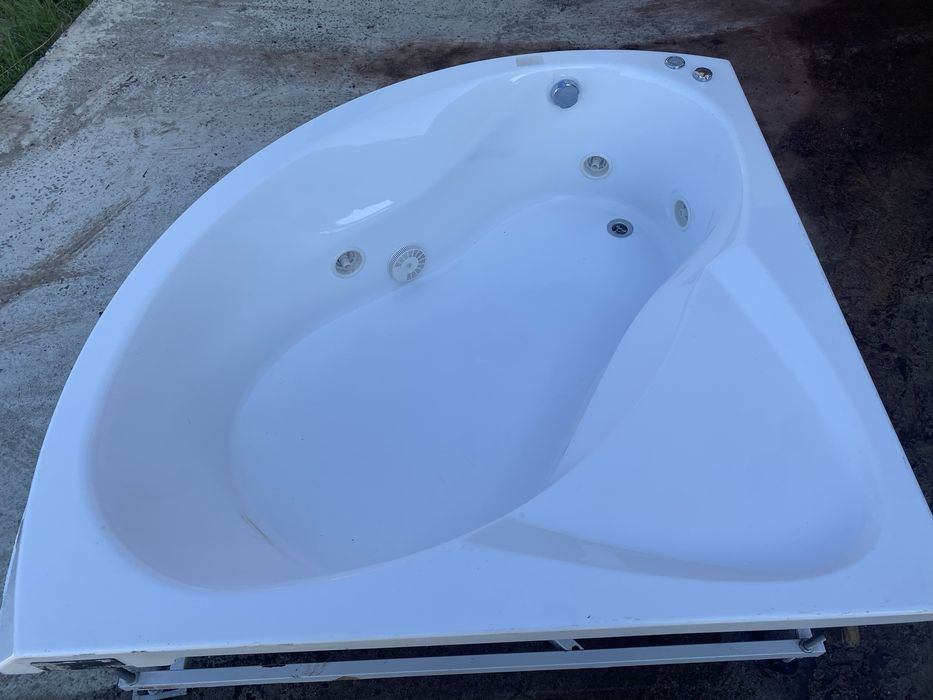 Se vinde urgent cada cu hidromasaj