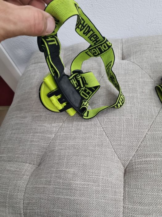 Lanterna de cap frontala noua