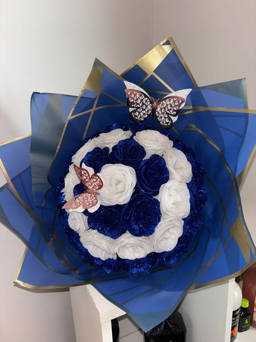 Buchete de flori cu stichi preț 150 lei