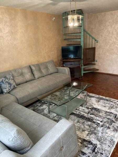 Тристаен мезонет в Братя Миладинови