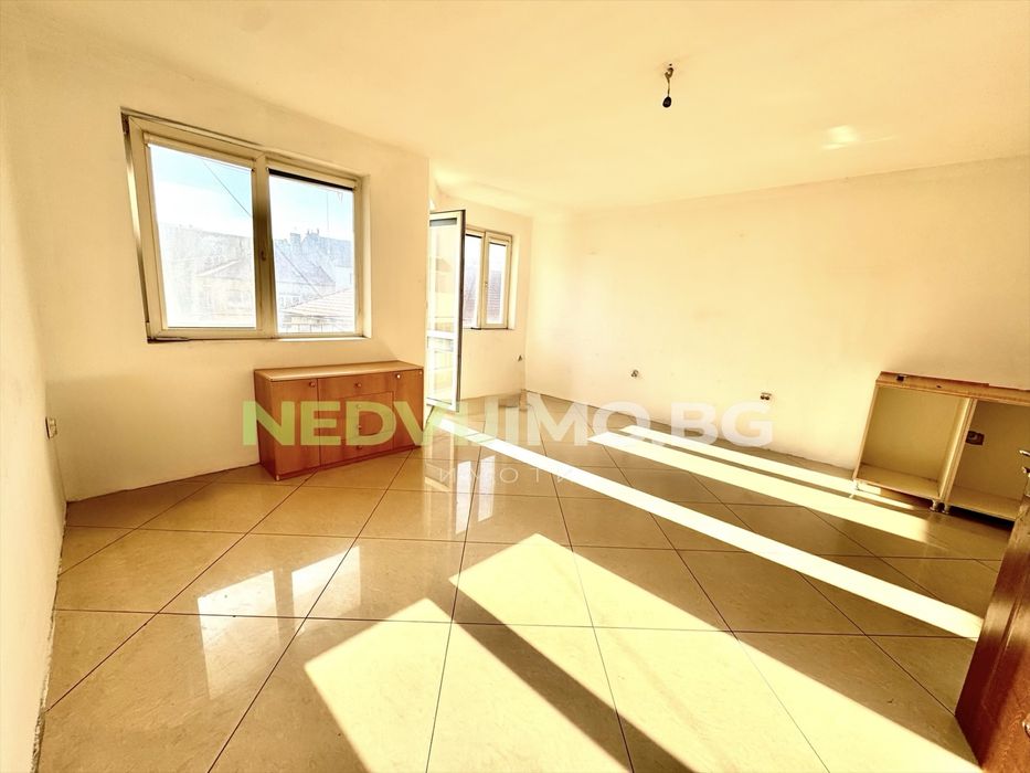 Двустаен апартамент в тухлена сграда в кв. Аспарухово