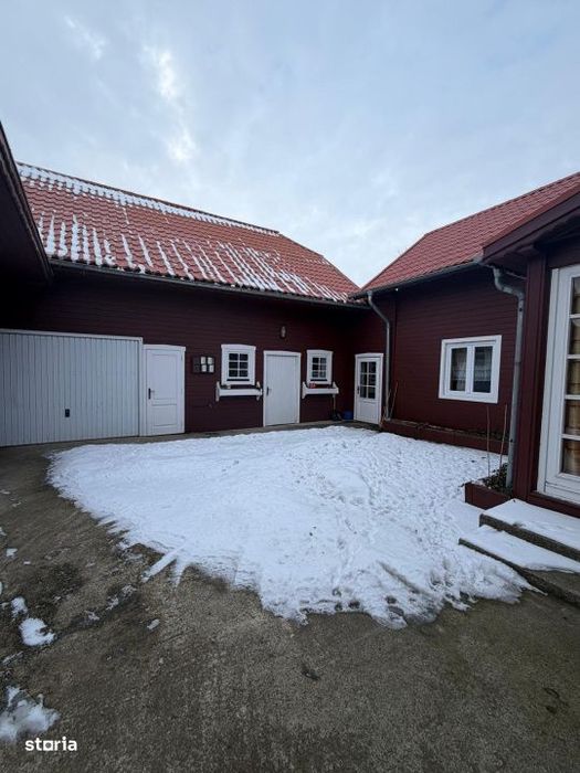 Casa  spatioasa , teren 3300 mp, Dornesti
