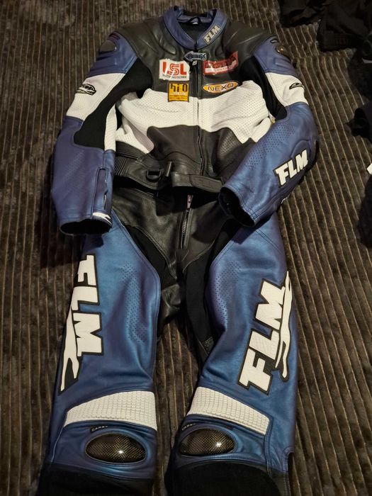 Екипировка за мотор от две части