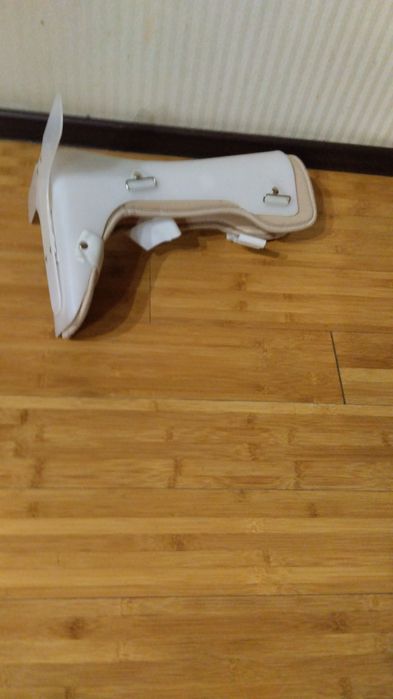 Медицинский сапожок при переломе бедра