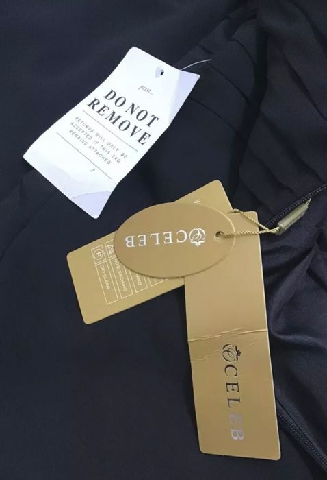 Rochie de seara, eleganta, neagra, lunga, pentru ocazii speciale.