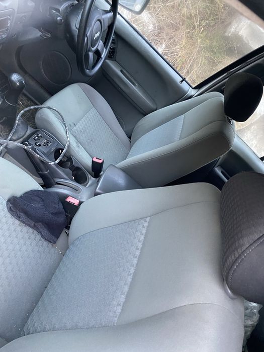 Vand jeep cherokee kj 2.8d