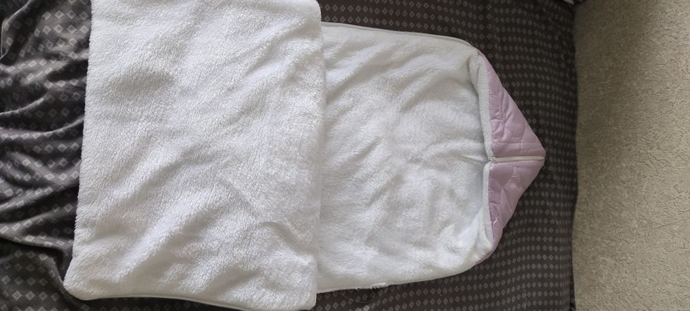 Продам детский конверт+ комбинезон на выписку