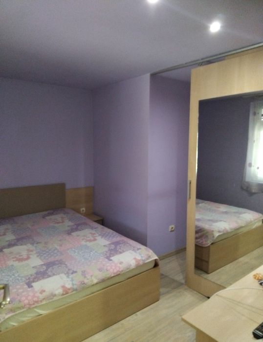Продава етаж от къща в гр.Дупница