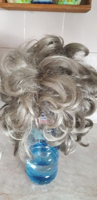 Продавам  употребявана  перука