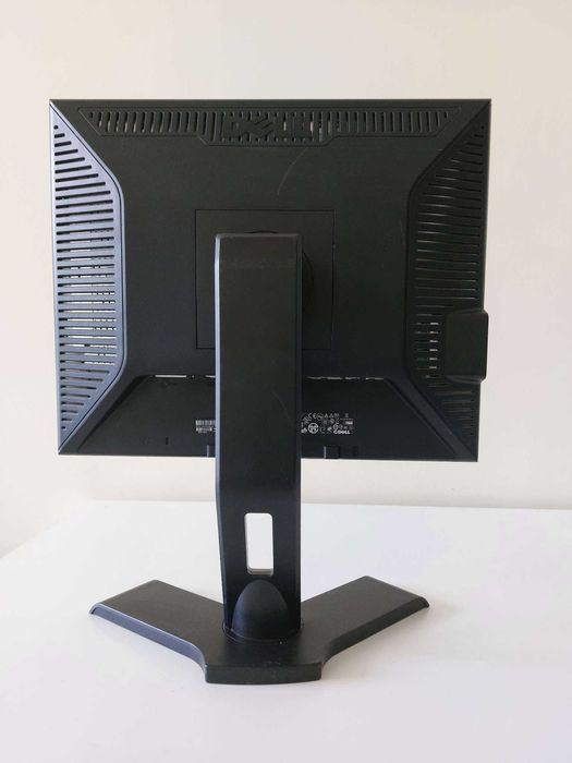 Монитори Dell 19"