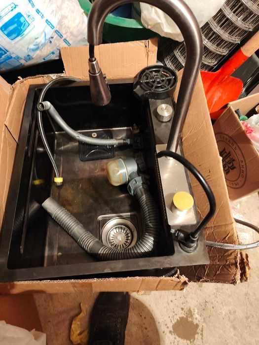 Раковина из нержавейки 60х40см со смесителем