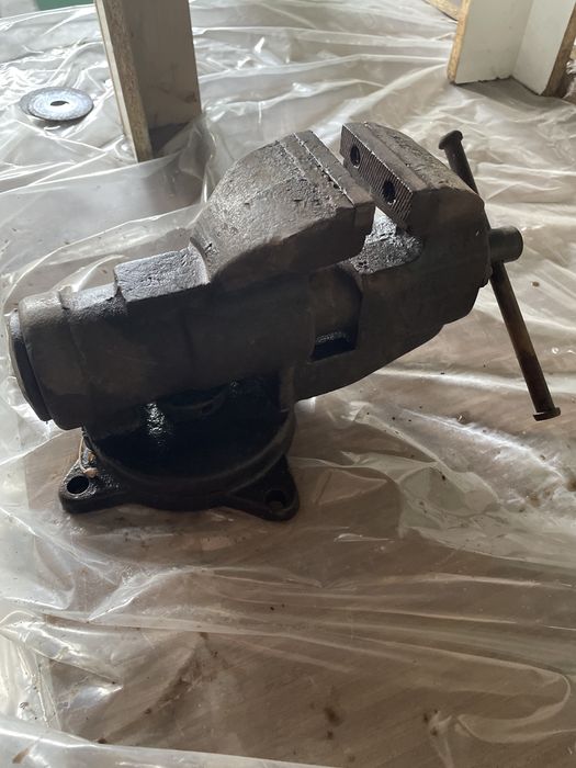 Тиса  тиски б/у 12 кг