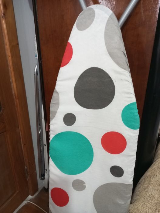 Masă de calcat in stare foarte bună