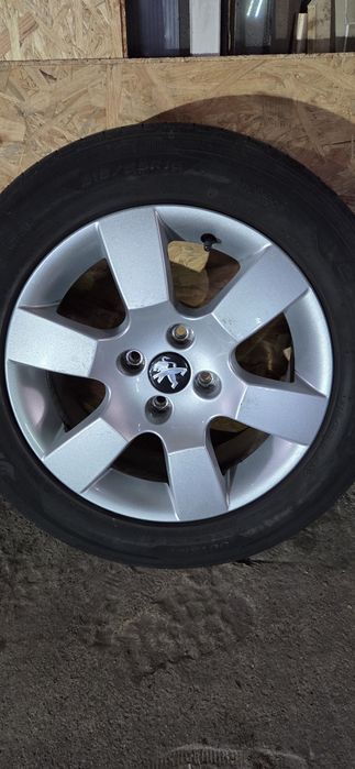 ПЕЖО 5008 джанти със летни гуми 215/55/16  7J×16  ET29 4×108 цо65,1