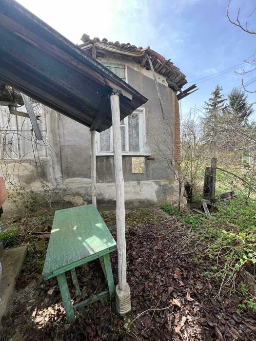 къща с дворно място с. Дебели Лаг