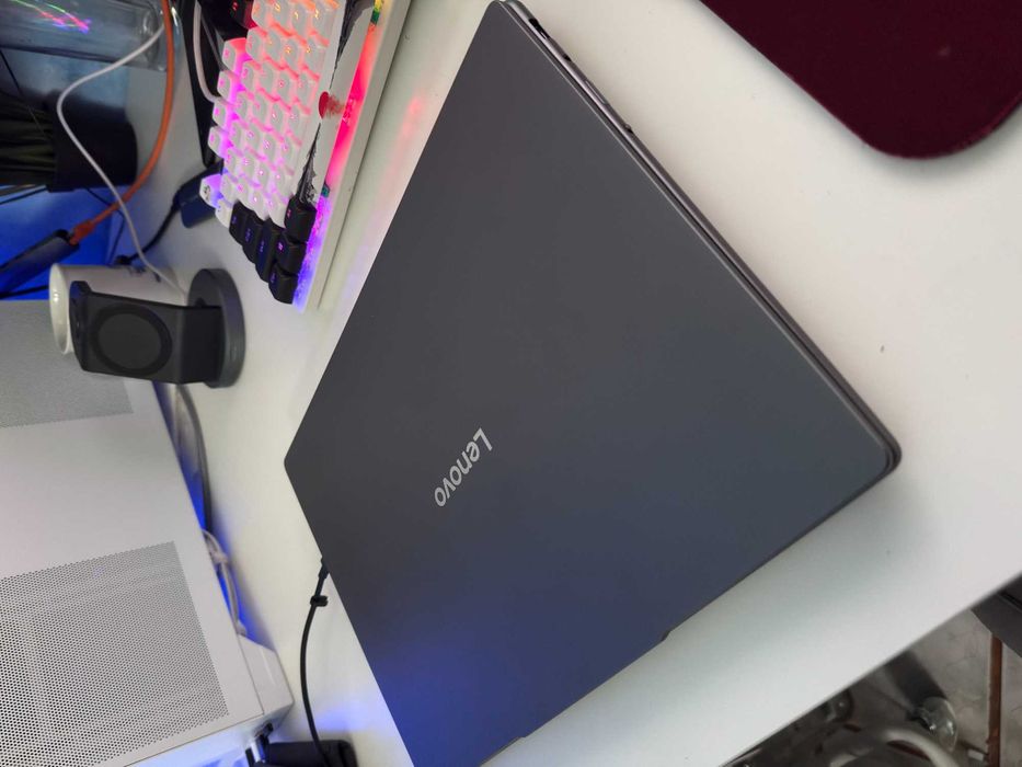 Лаптоп Лаптоп Lenovo Yoga Pro 7 14ASP9 AMD Ryzen AI 9 365, 32 GB, 1 TB