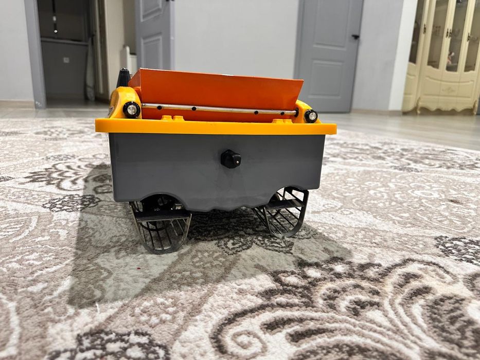 Прикормочный кораблик