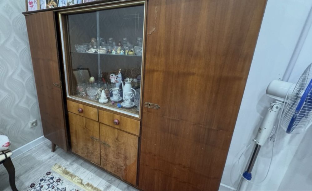 Продам сервант ….