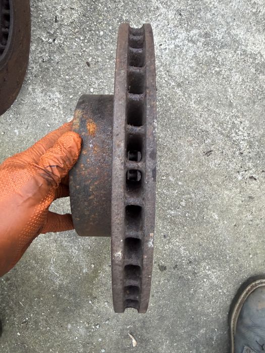 Discuri frana bmw e60 e61 e87 e90 f10 f11 x1