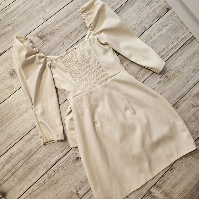 Уникална кожена рокля Bershka