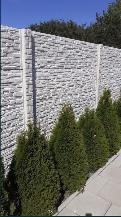 Gard din placi beton oferim montaj