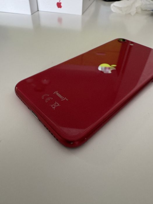 iPhone SE Red, 64 GB