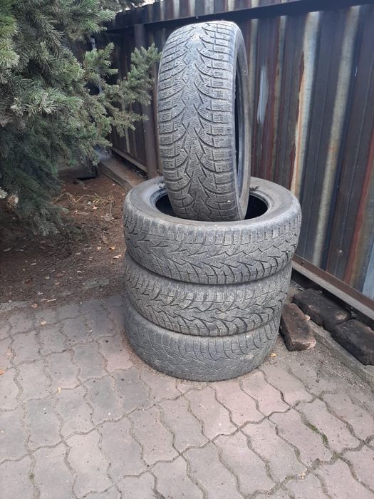 Продам зимние шины R18