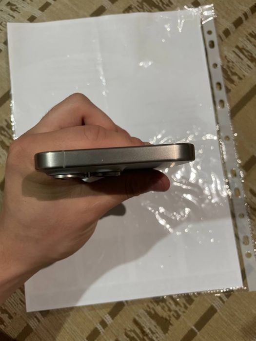 Продам сломанный айфон 15 про мах