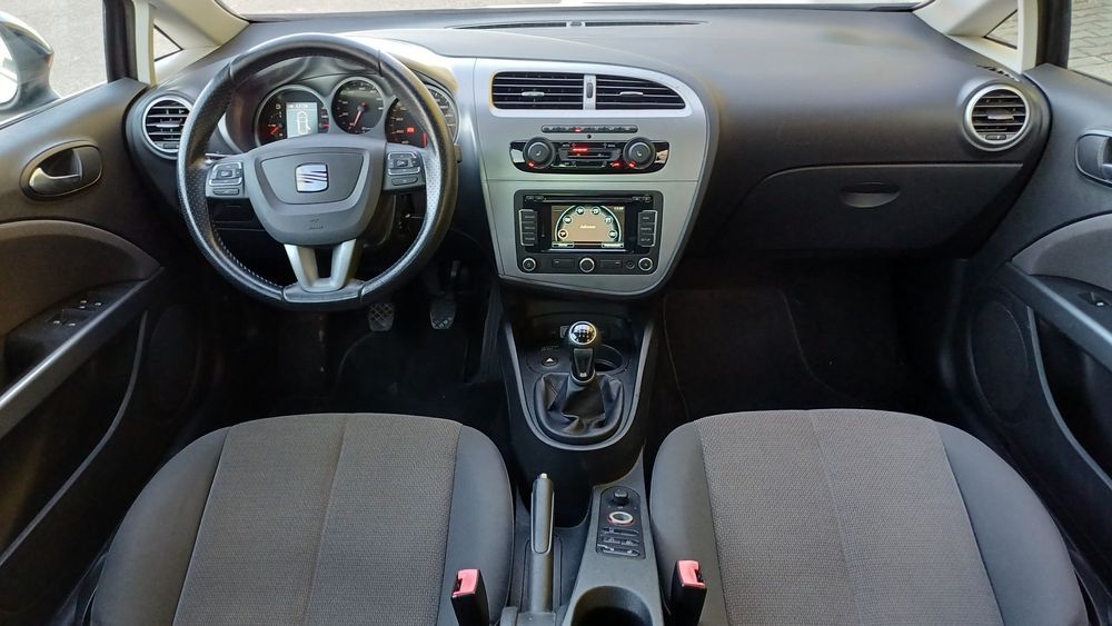 SEAT Leon 2012 — imagine 3
