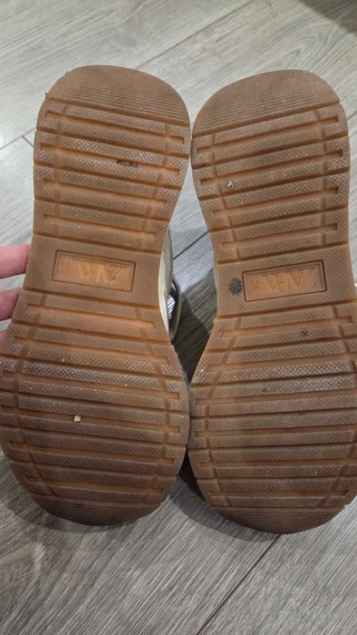 Продавам дамски кожени кецове ZARA