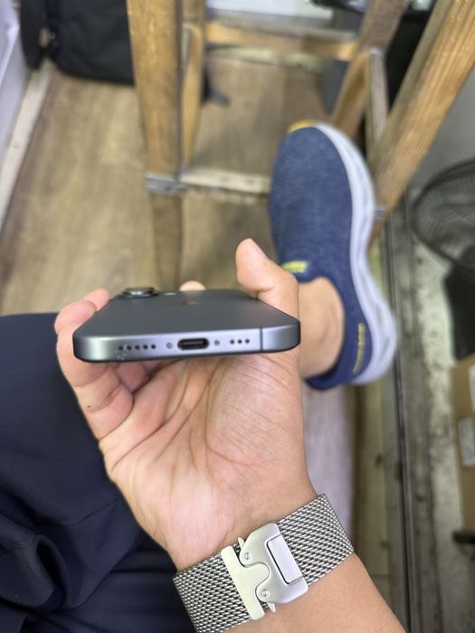 Apple 17 qora 256GB