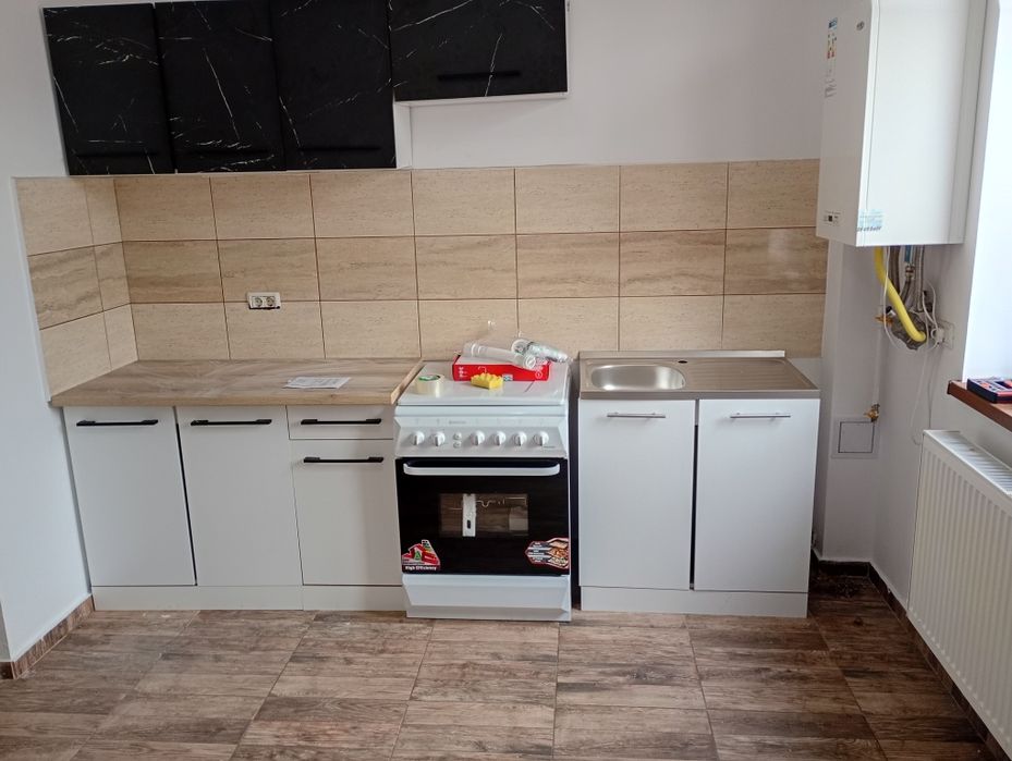 Apartament 3 camere închiriez