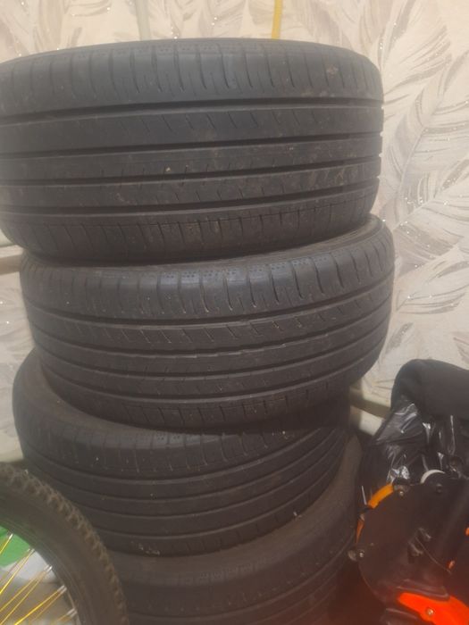 Продам болоны летние 235.45выс18