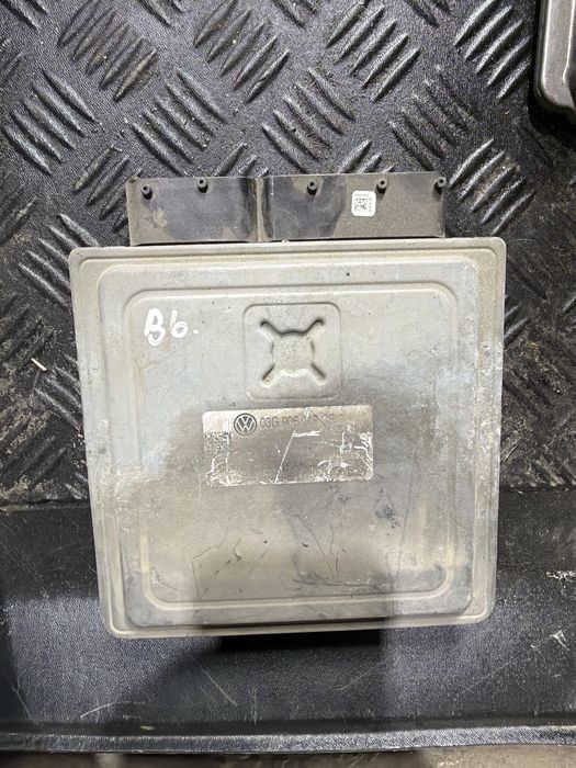 Calculator airbag 03G906018CE Volkswagen Passat 3C 2.0 TDI DSG OEM 03G906018CE