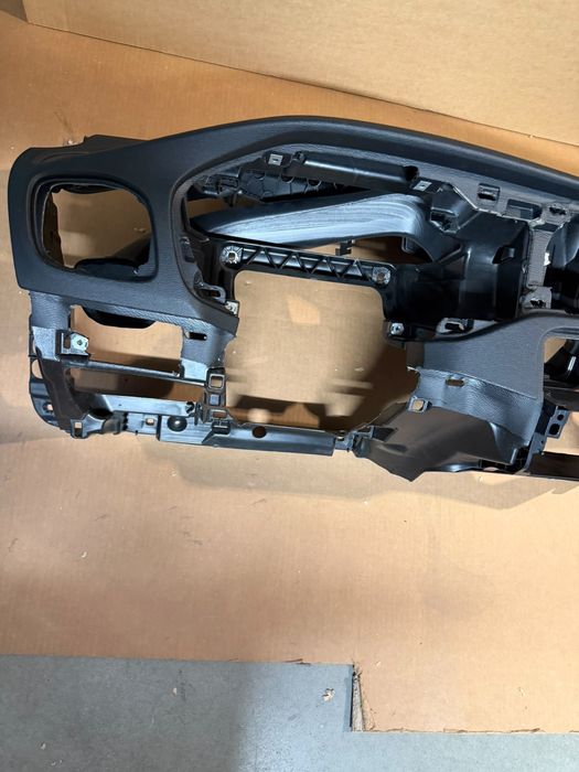Plansa bord volvo v40