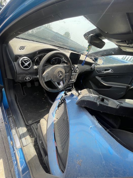 Dezmembrez  Mercedes A Class 1.6 Benzina 122 Cai 2016