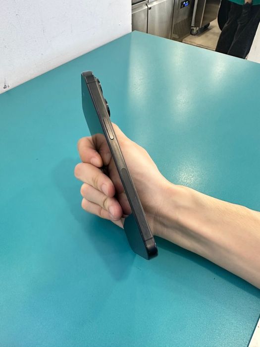 Продам iphone 15 Pro max 256gb 87% akb ( E-sim )