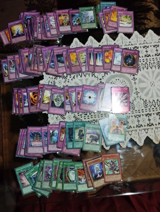Продавам карти Yu-Gi-Oh неоригинални 2000+